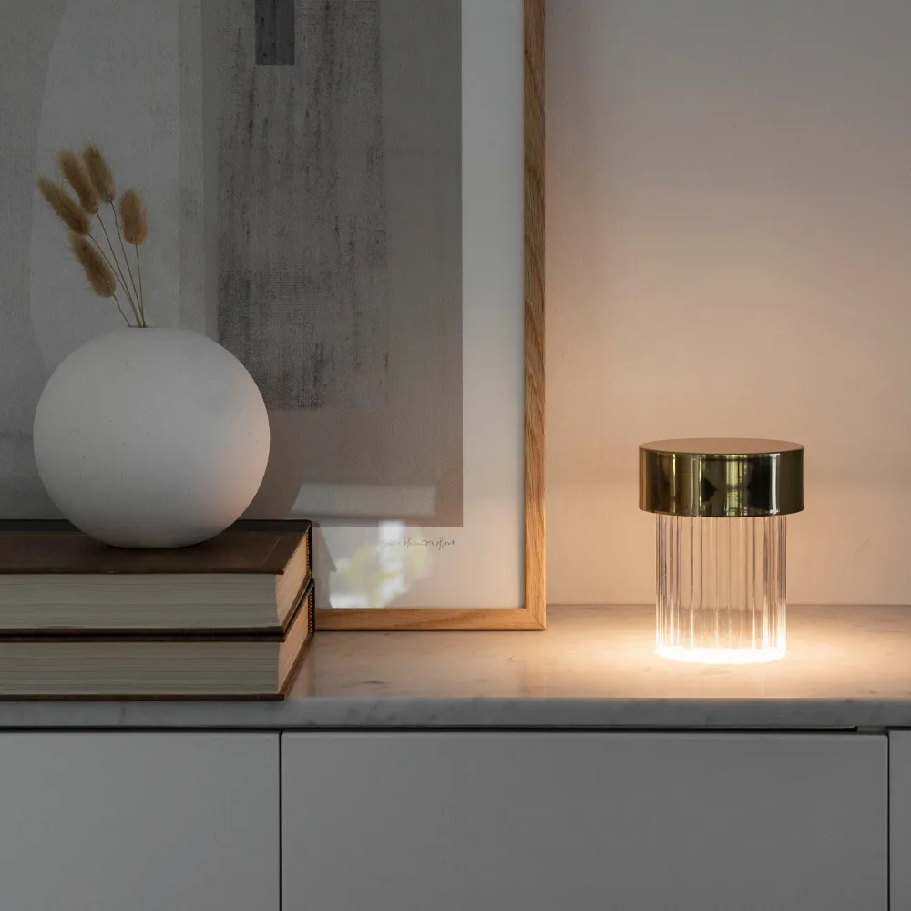 Last Order Fluted IP20 bordlampe, Messing Flos