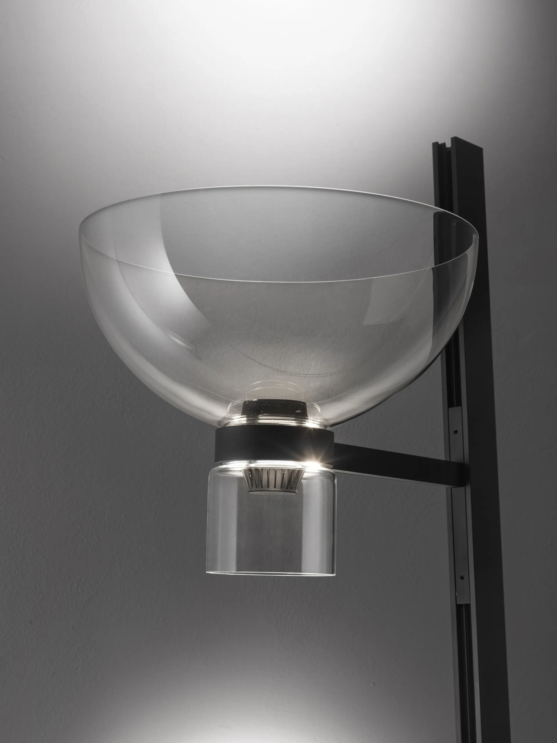 Nocturne F1 bowl gulvlampe - Svart,  Flos