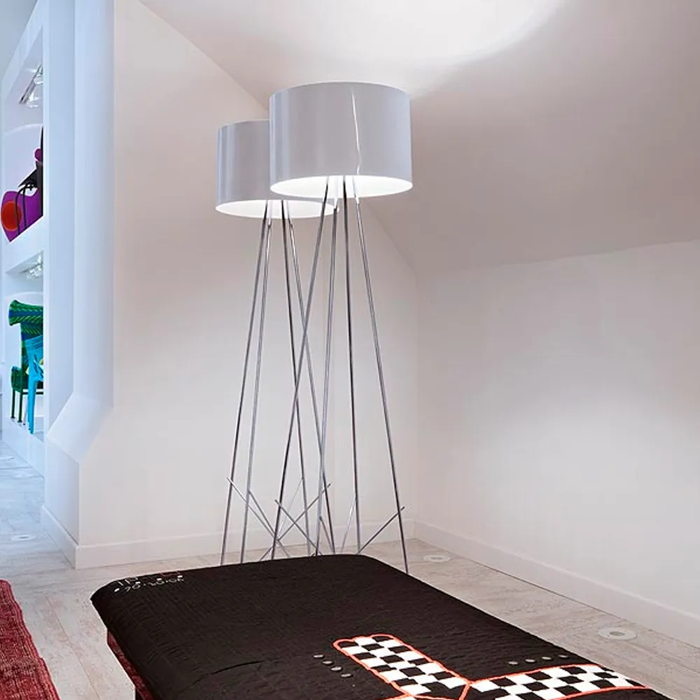 Ray F2 gulvlampe, Svart-krom Flos