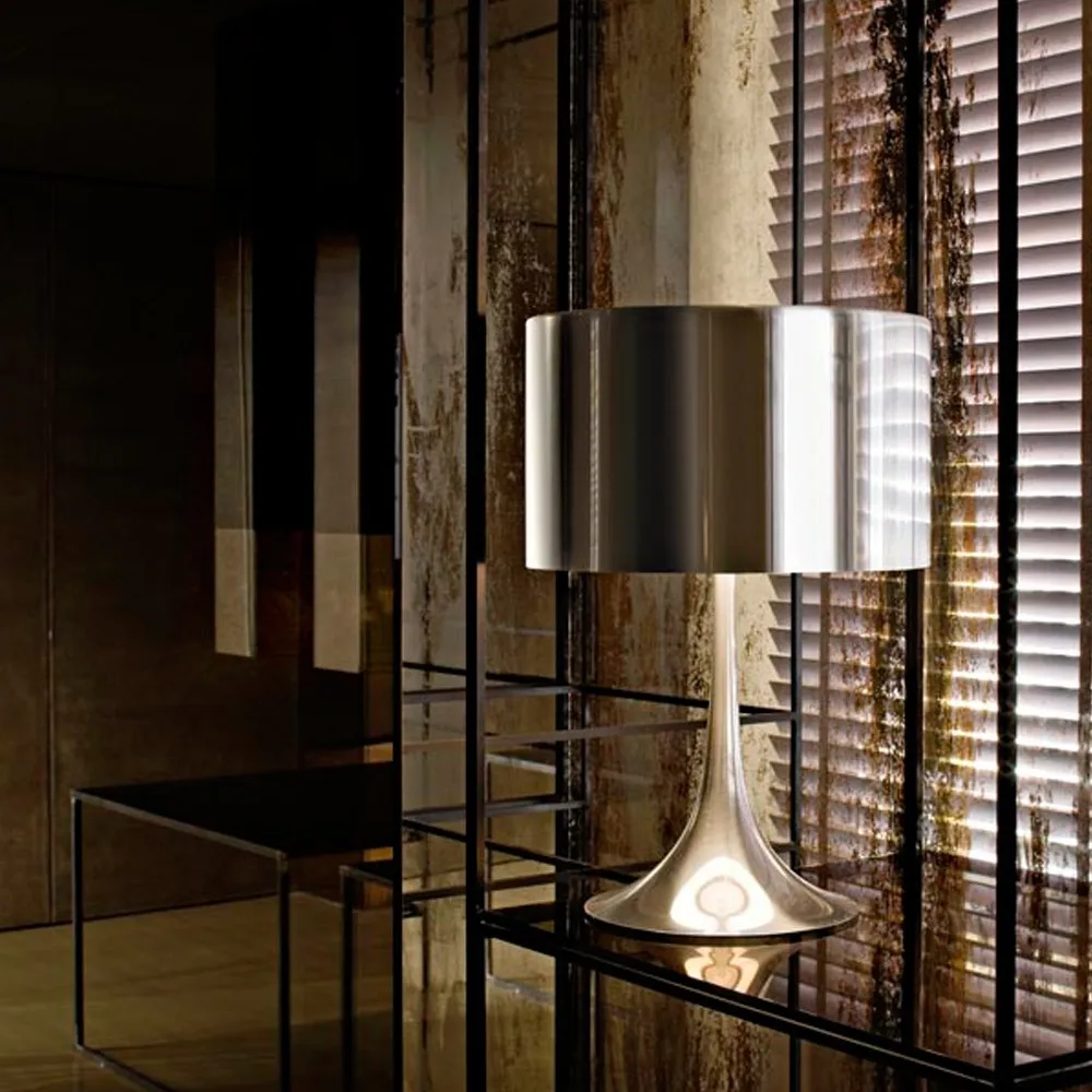 Spun Light T2 bordlampe, Hvit Flos