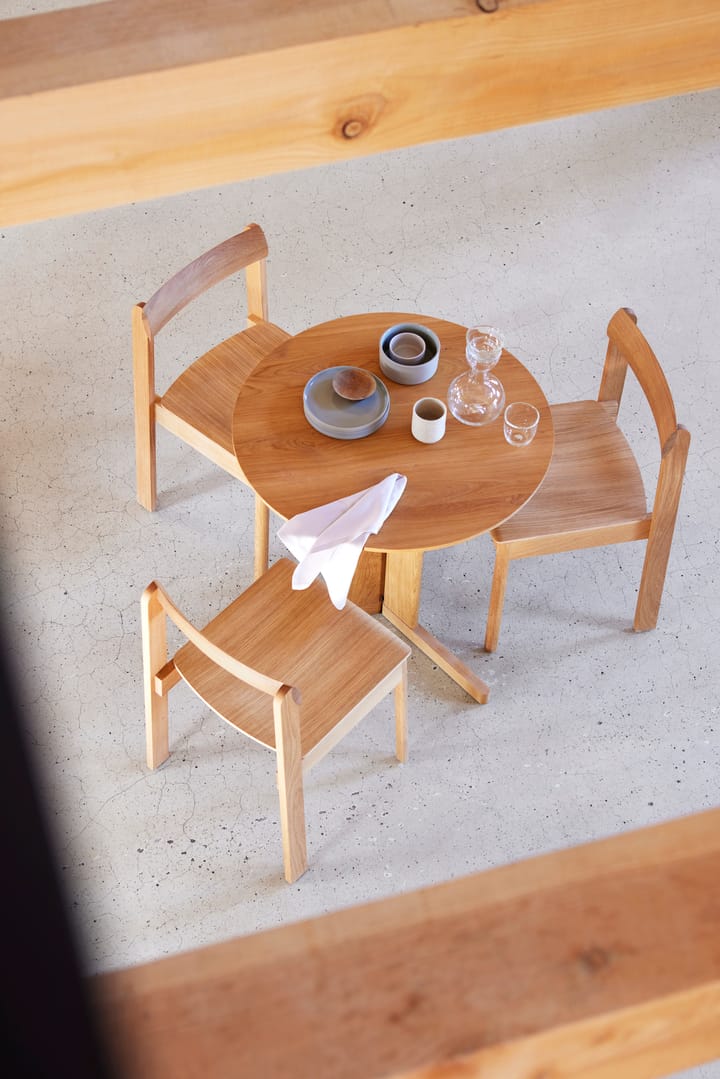 Trefoil spisebord Ø75 cm, Eik Form & Refine