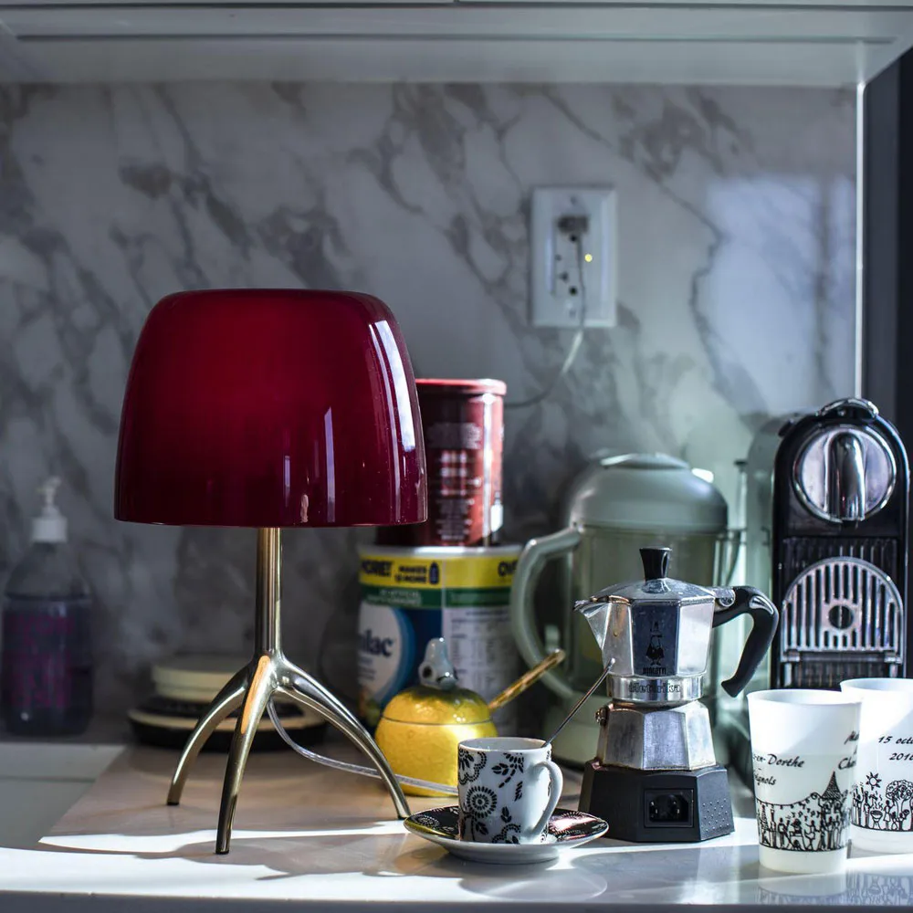 Lumiere Piccola Dimbar bordlampe, Varmhvit skjerm-aluminiumfot Foscarini