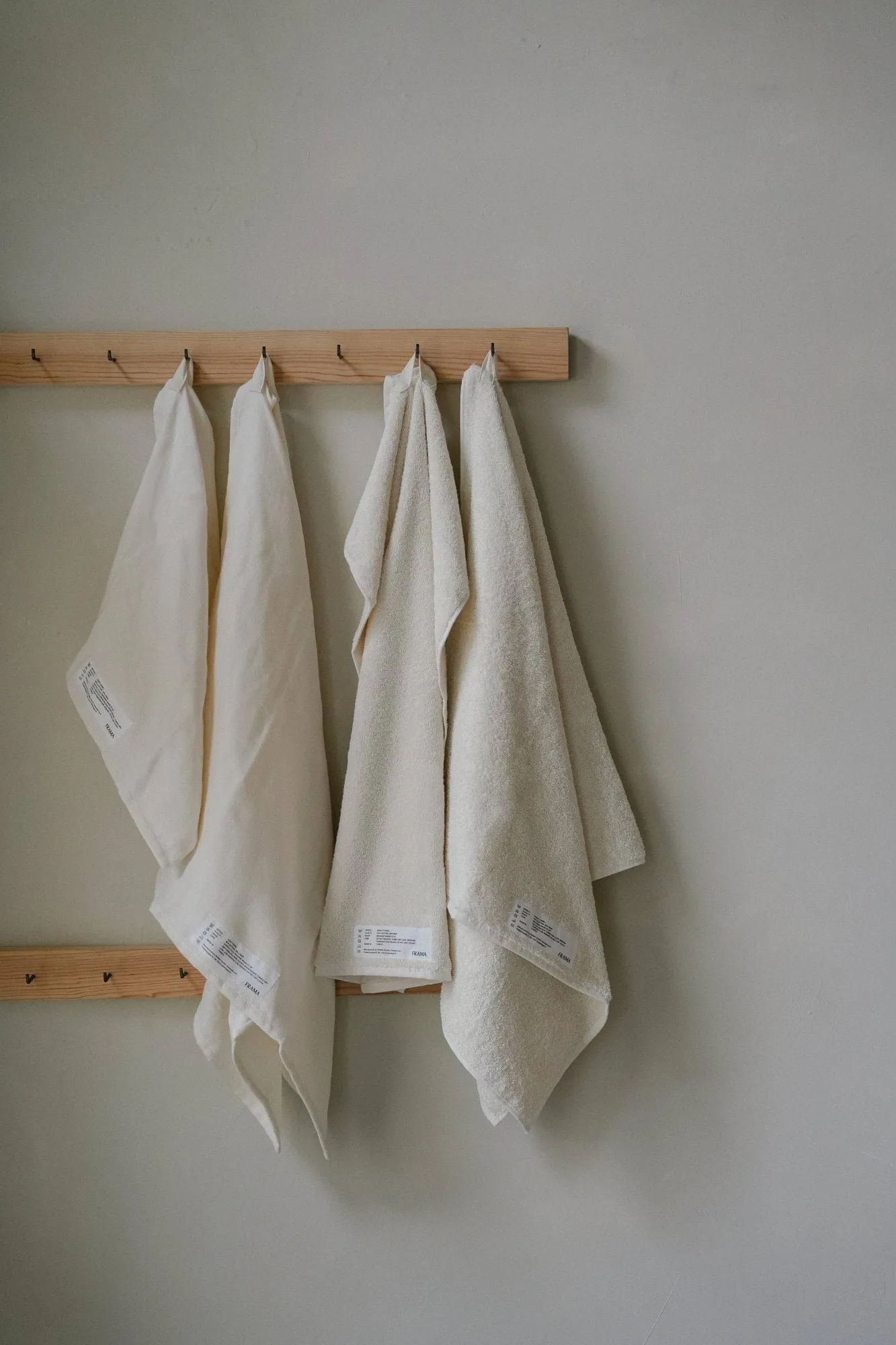 Heavy Towel badelaken 150x100 cm, Bone white (hvit) FRAMA