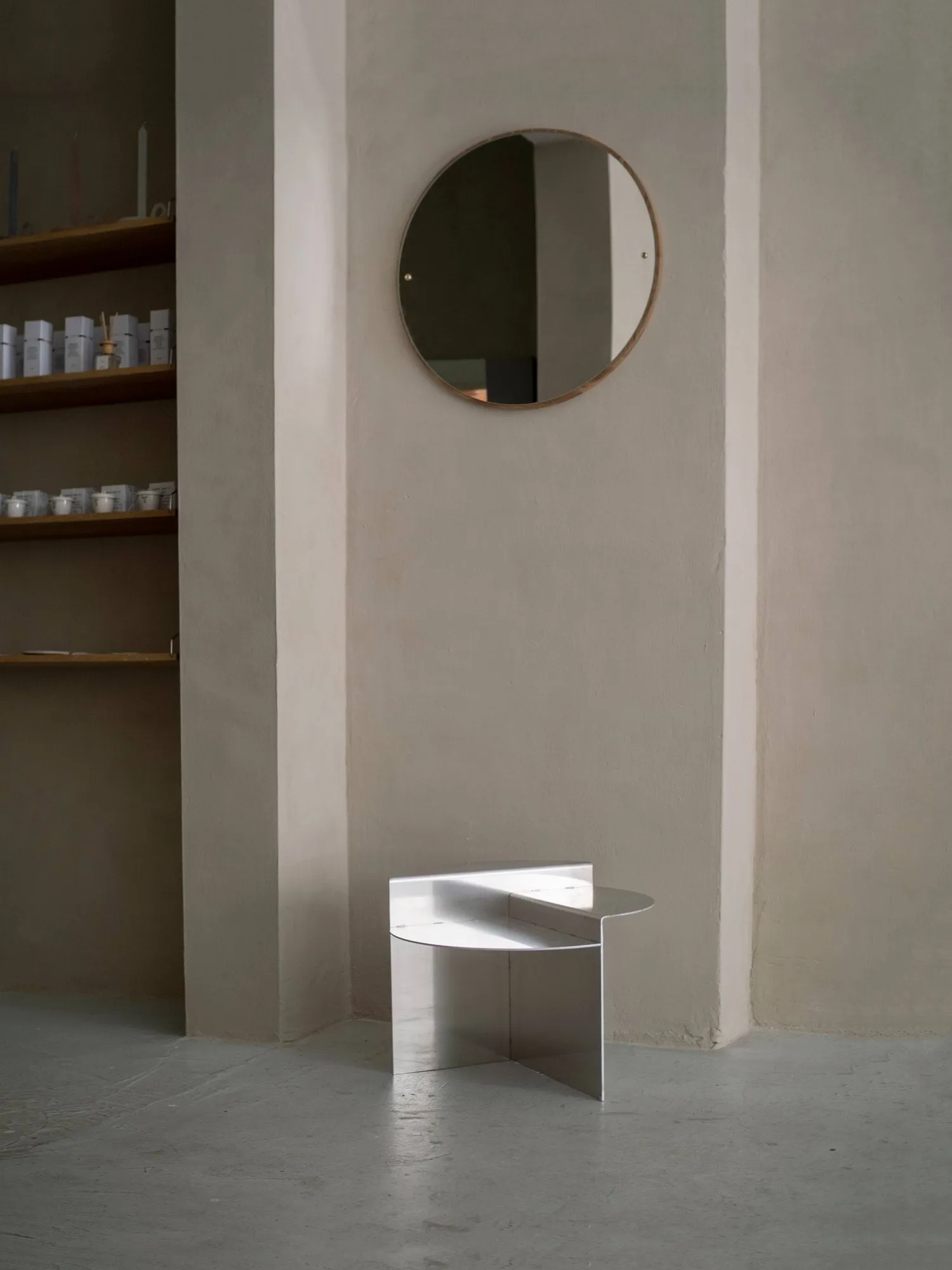 Rivet sidebord, Aluminium, Ø51,3x40 cm FRAMA