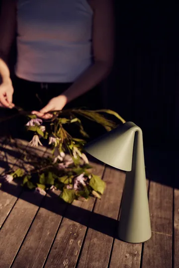 Ami bordlampe portabel - Sage green, 31,6 cm - Frandsen