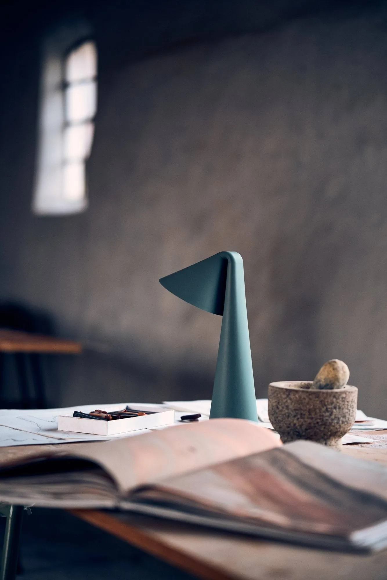 Ami bordlampe portabel, Sage green, 31,6 cm Frandsen