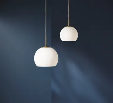 Ball pendel - Opal White, Ø18 cm - Frandsen