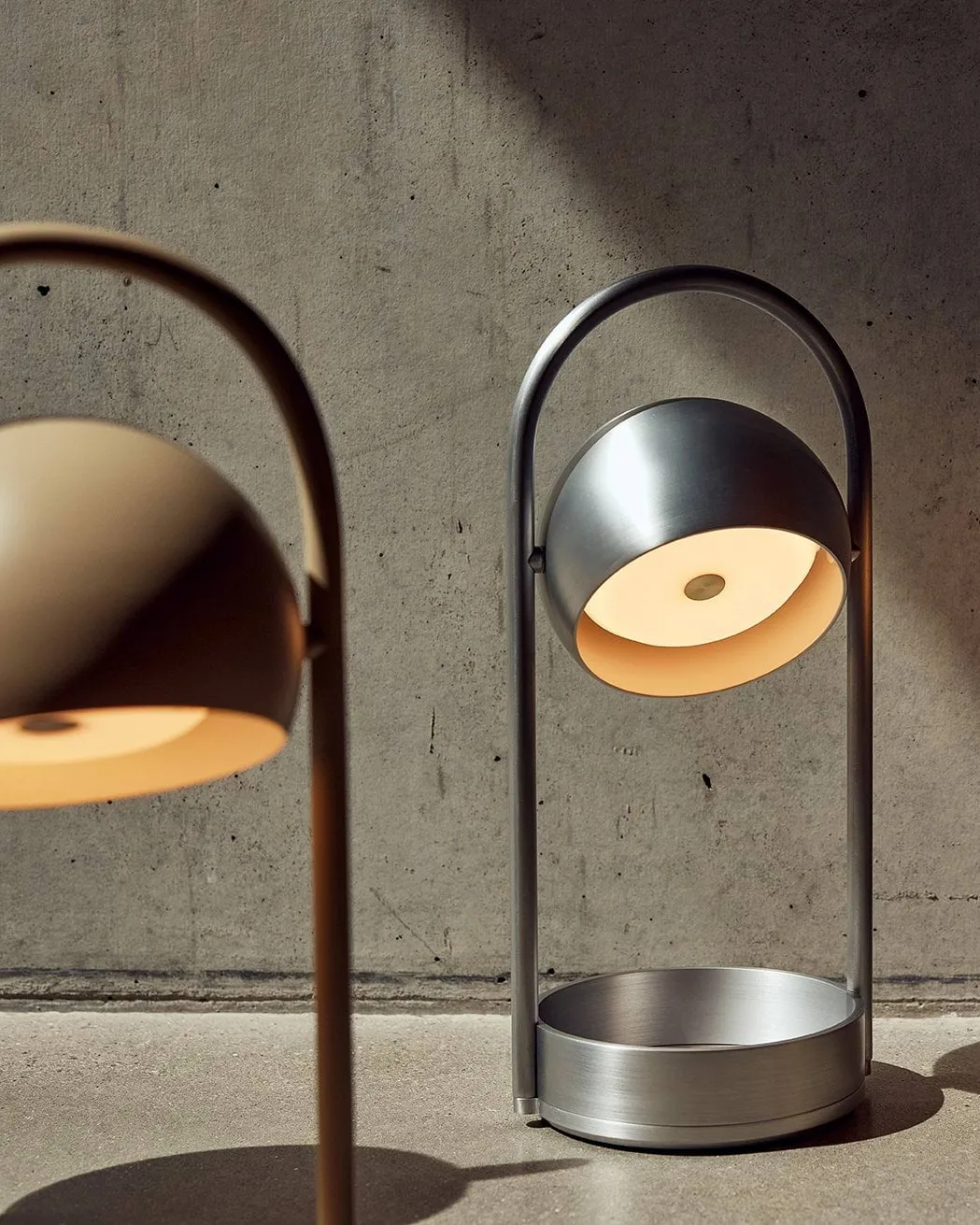 Ball portable bordlampe, Brushed Aluminium, 32 cm Frandsen
