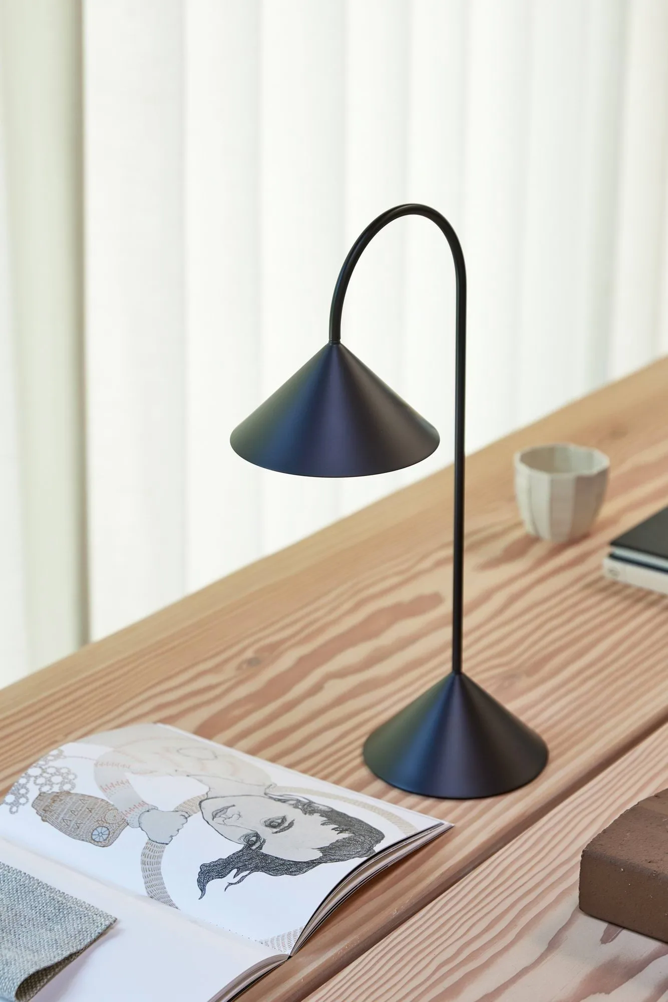 Grasp portable bordlampe, Matt Black, 47 cm Frandsen