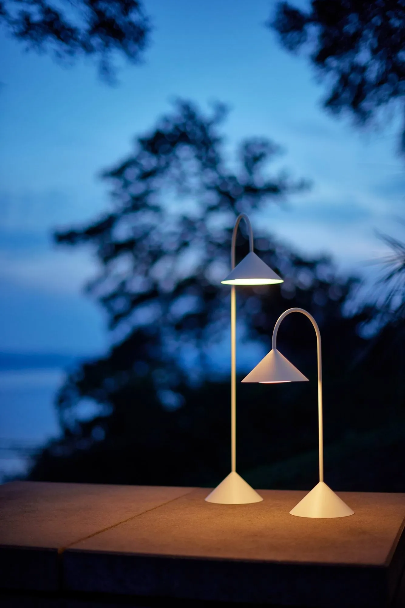 Grasp portable bordlampe, Matt White, 72 cm Frandsen