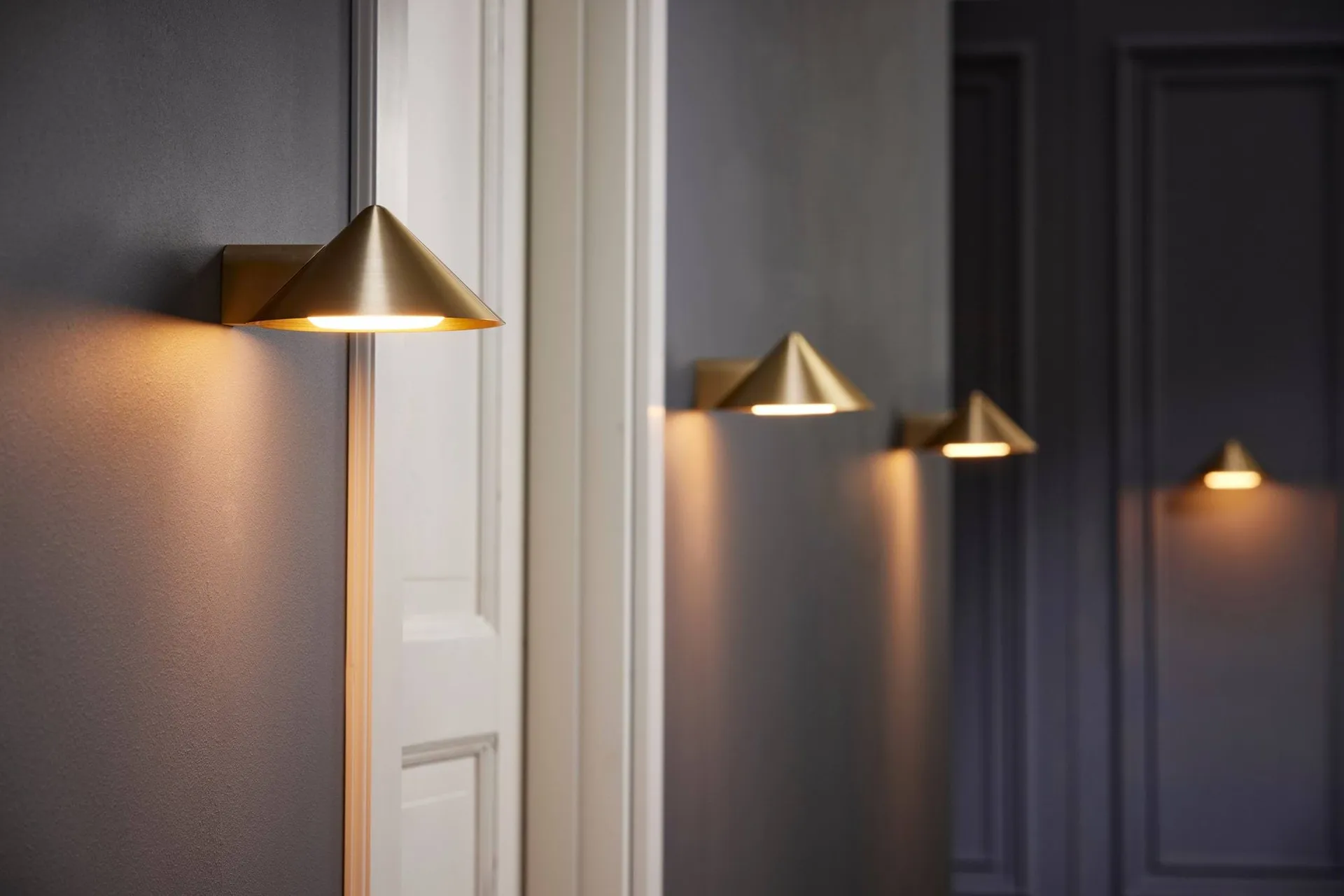 Grasp vegglampe, Solid Brass Frandsen