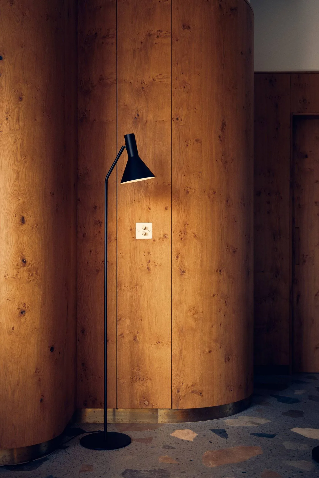 Lyss gulvlampe, Matt black, 150 cm Frandsen