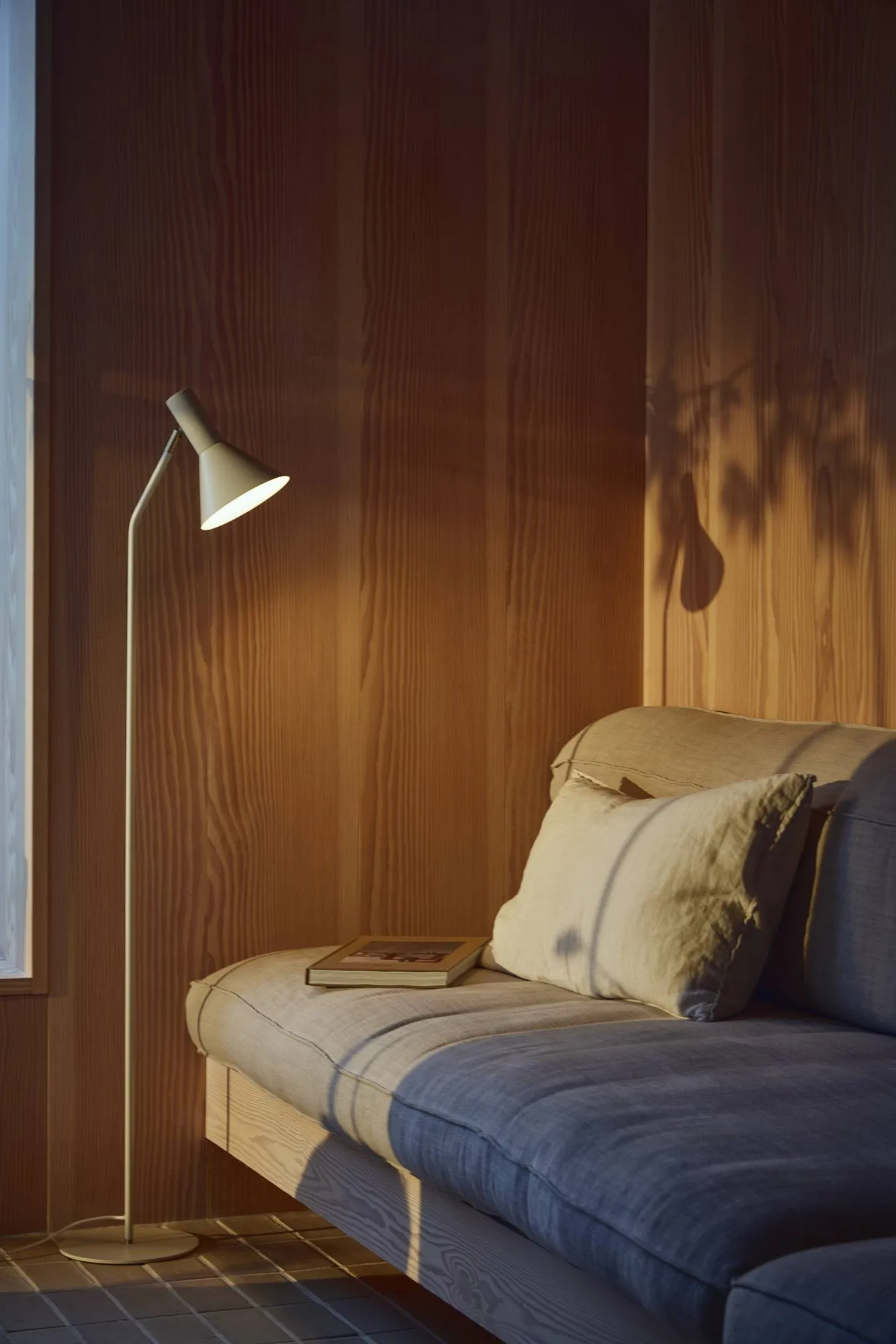 Lyss gulvlampe, Vanilla, 150 cm Frandsen
