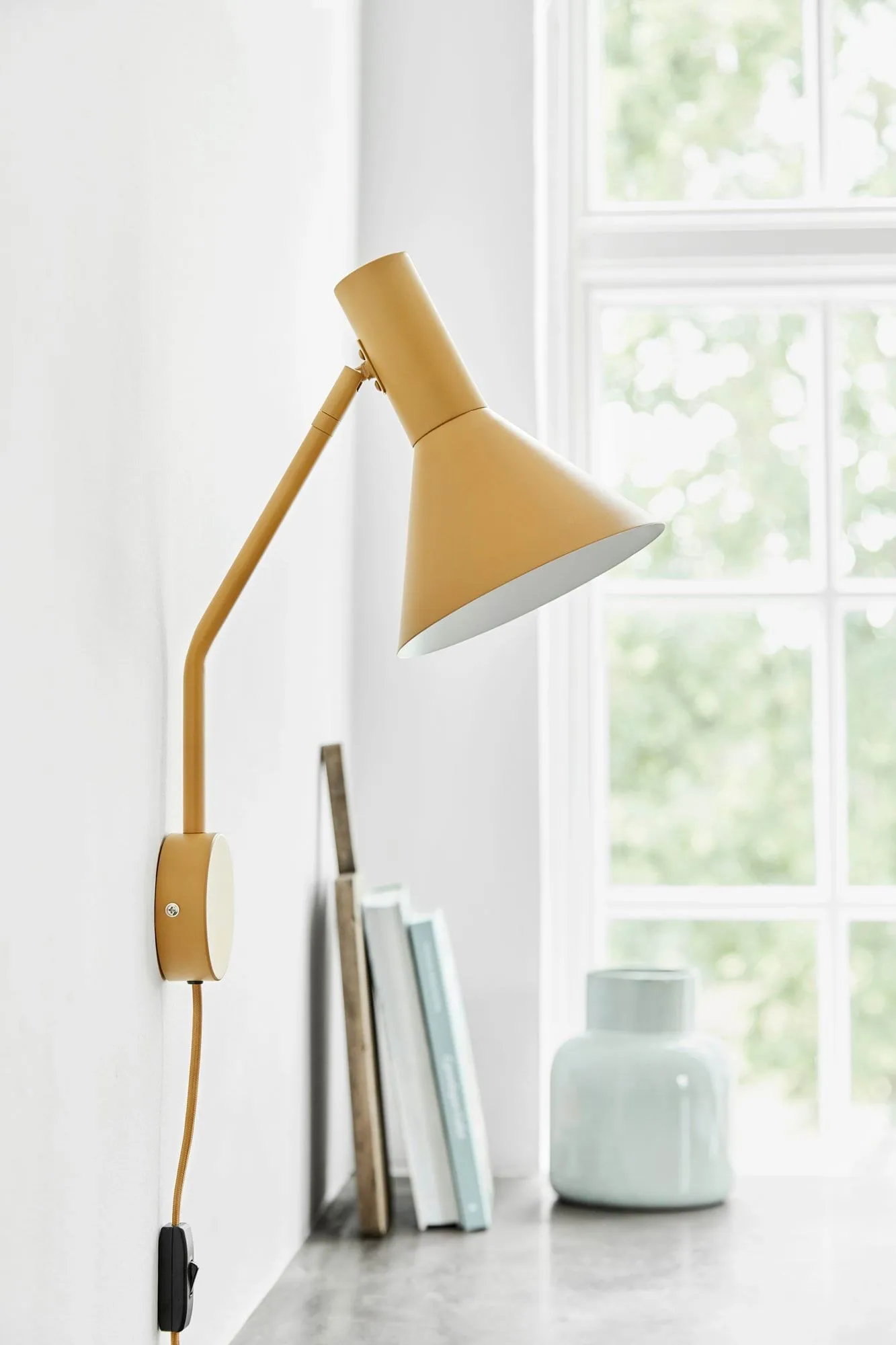 Lyss vegglampe, Matt Almond, 42 cm Frandsen