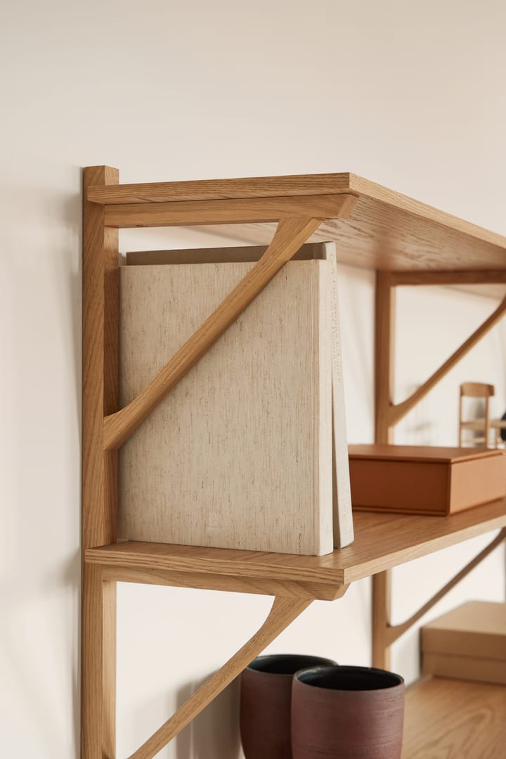 BM29 hylle med skrivebord 149x134 cm, Oak lacquer Fredericia Furniture