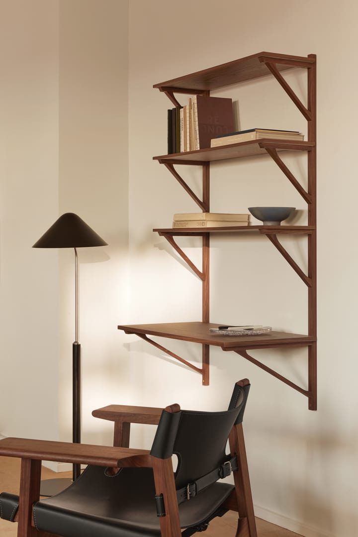 BM29 hylle med skrivebord 78x134 cm, Walnut lacquer Fredericia Furniture