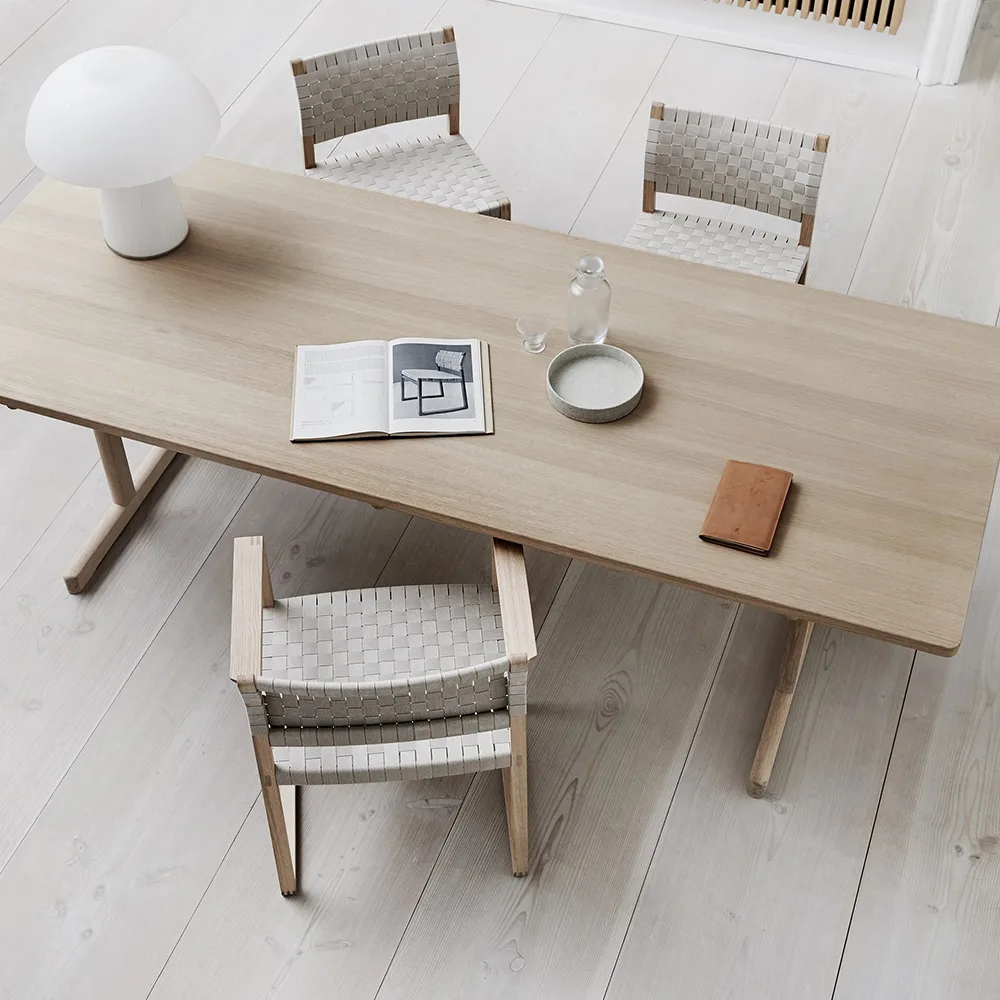 BM62 karmstol, Rattan-oljet eikstativ Fredericia Furniture