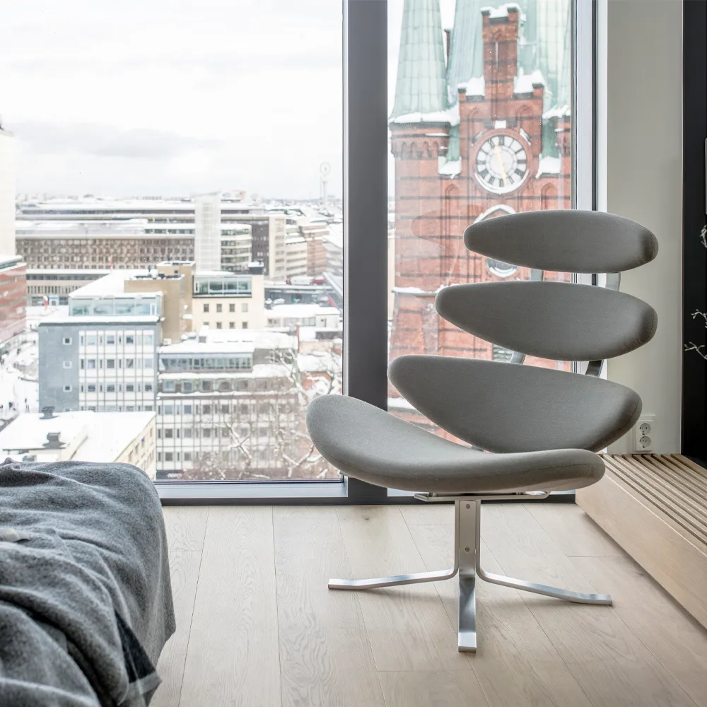 Corona lenestol, Lær omni 301-kromstativ Fredericia Furniture