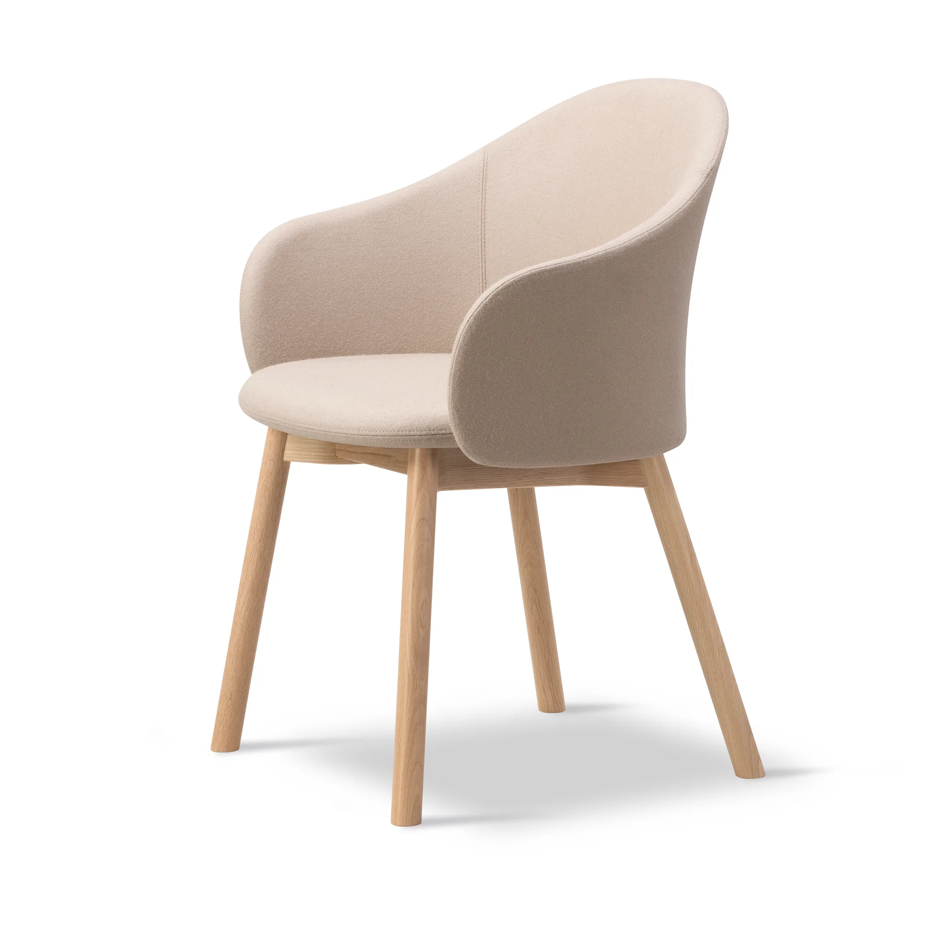 Gomo Armchair lenestol wood base, Blazer CUZ47 Fairfield-lakkert eik Fredericia Furniture