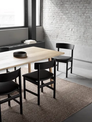 J39 stol - Svartlakkert bøk-lær Omni 301 svart - Fredericia Furniture