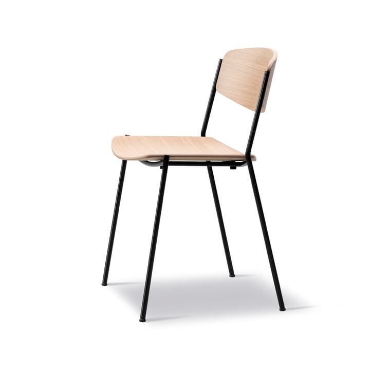 Lynderup 3080 stol, Lakkert eik-svart stålstativ Fredericia Furniture