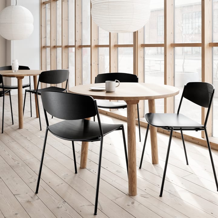 Lynderup 3080 stol, Lakkert valnøtt-svart stålstativ Fredericia Furniture