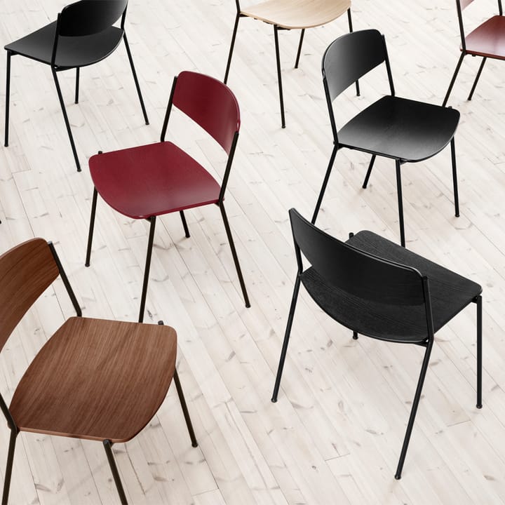 Lynderup 3080 stol, Lakkert valnøtt-svart stålstativ Fredericia Furniture