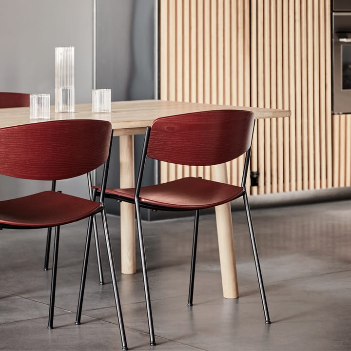 Lynderup 3080 stol, Lakkert valnøtt-svart stålstativ Fredericia Furniture