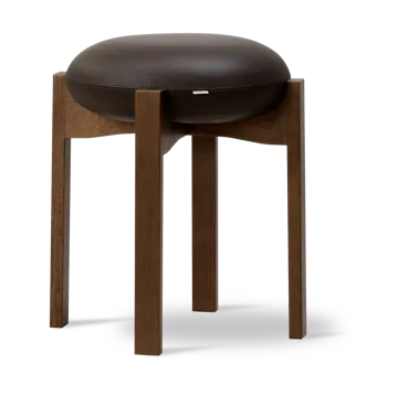 Pioneer rund krakk lav - Primo 86-1-røktbeiset lakkert eik - Fredericia Furniture