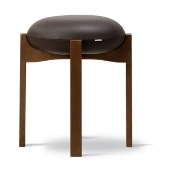 Pioneer rund krakk lav - Primo 86-1-røktbeiset lakkert eik - Fredericia Furniture