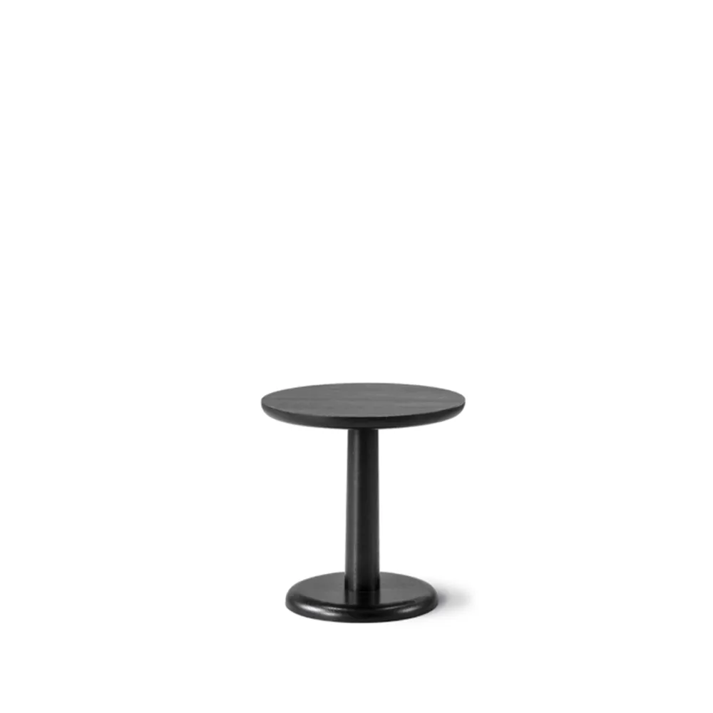 Pon sidebord, Svartlakkert eik, Ø40 cm Fredericia Furniture