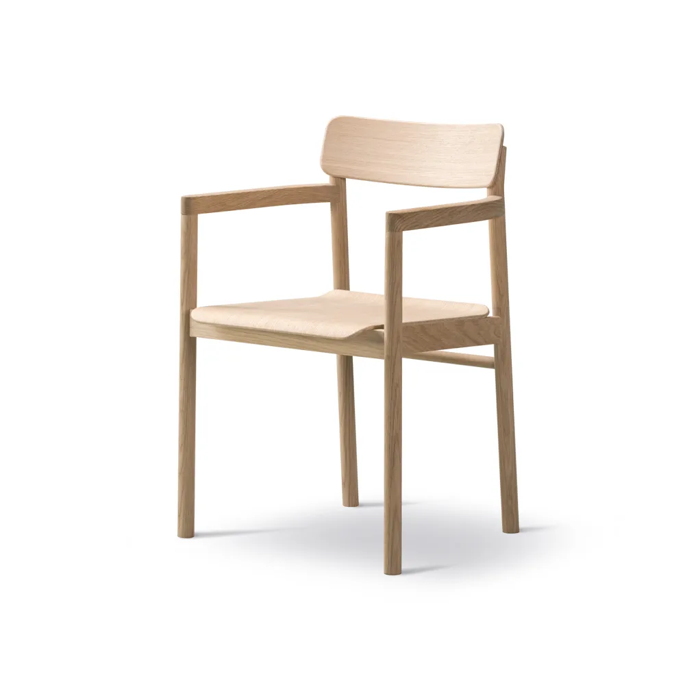 Post 3445 karmstol, Lakkert eik Fredericia Furniture