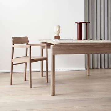 Post 3445 karmstol - Lakkert eik - Fredericia Furniture