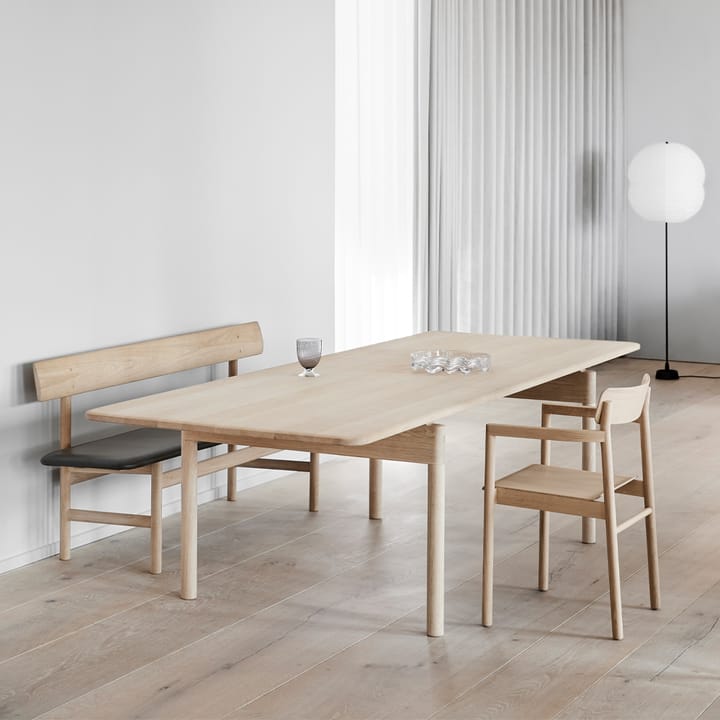Post 3445 karmstol, Lakkert eik Fredericia Furniture