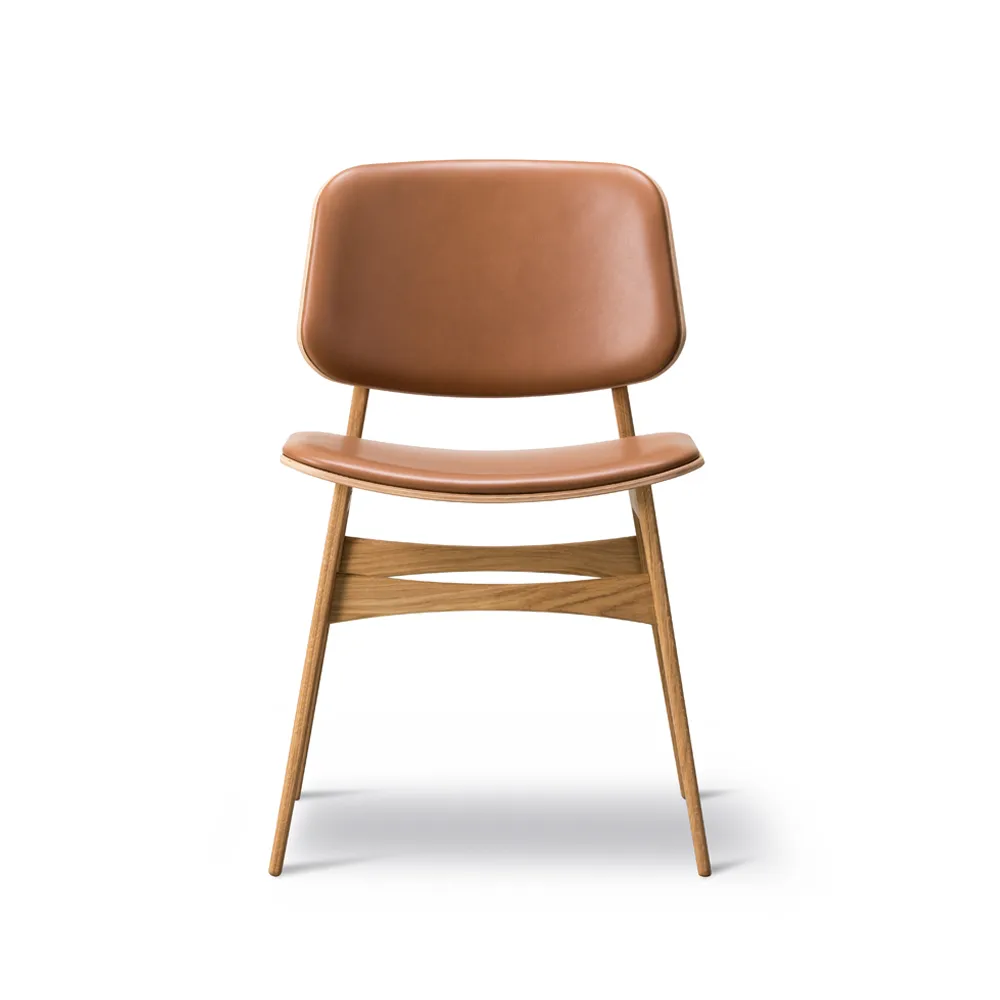 Søborg 3052 treunderstell stol heltrukket, lær Omni 307, cognaklakkerte eikeben Fredericia Furniture