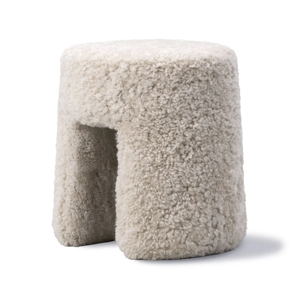 Sequoia sittepuff, Fårskinn moonlight Fredericia Furniture