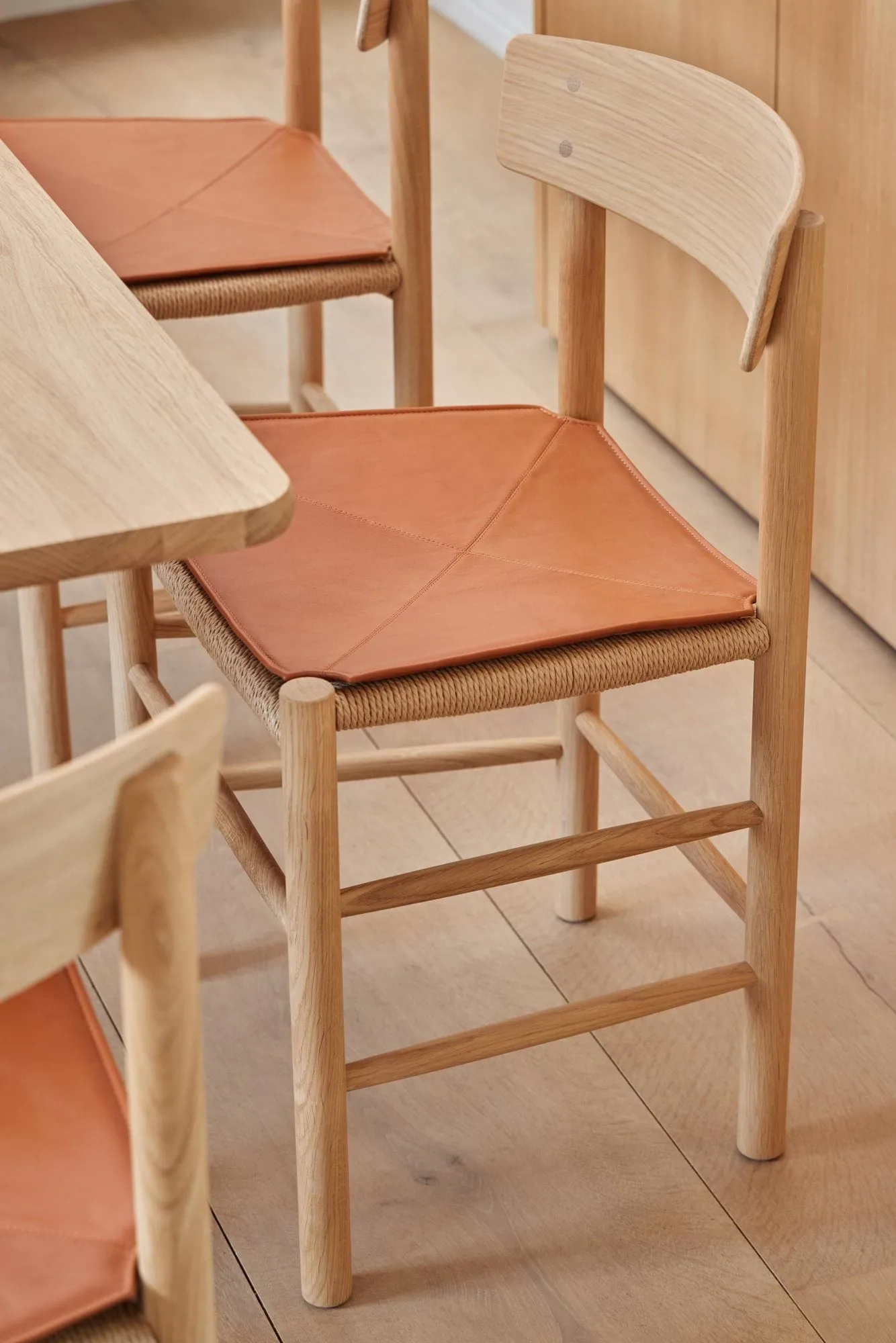 Sittepute i skinn til J39 stol, Läder Cera 905 Russet Brown Fredericia Furniture