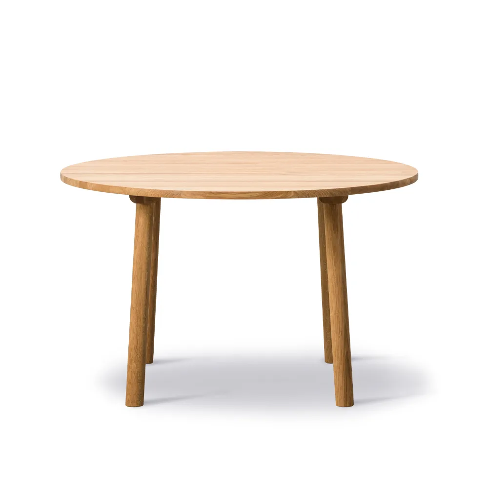 Taro 6121 spisebord, Lys oljet eik, ø120 cm Fredericia Furniture