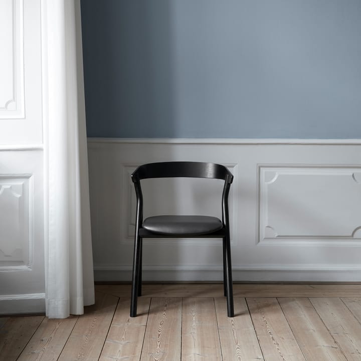 Yksi 3341 stol, Lær premium 88-svartlakkert eik Fredericia Furniture