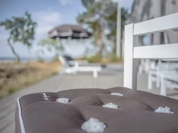 Stol 06 - White - Fri Form