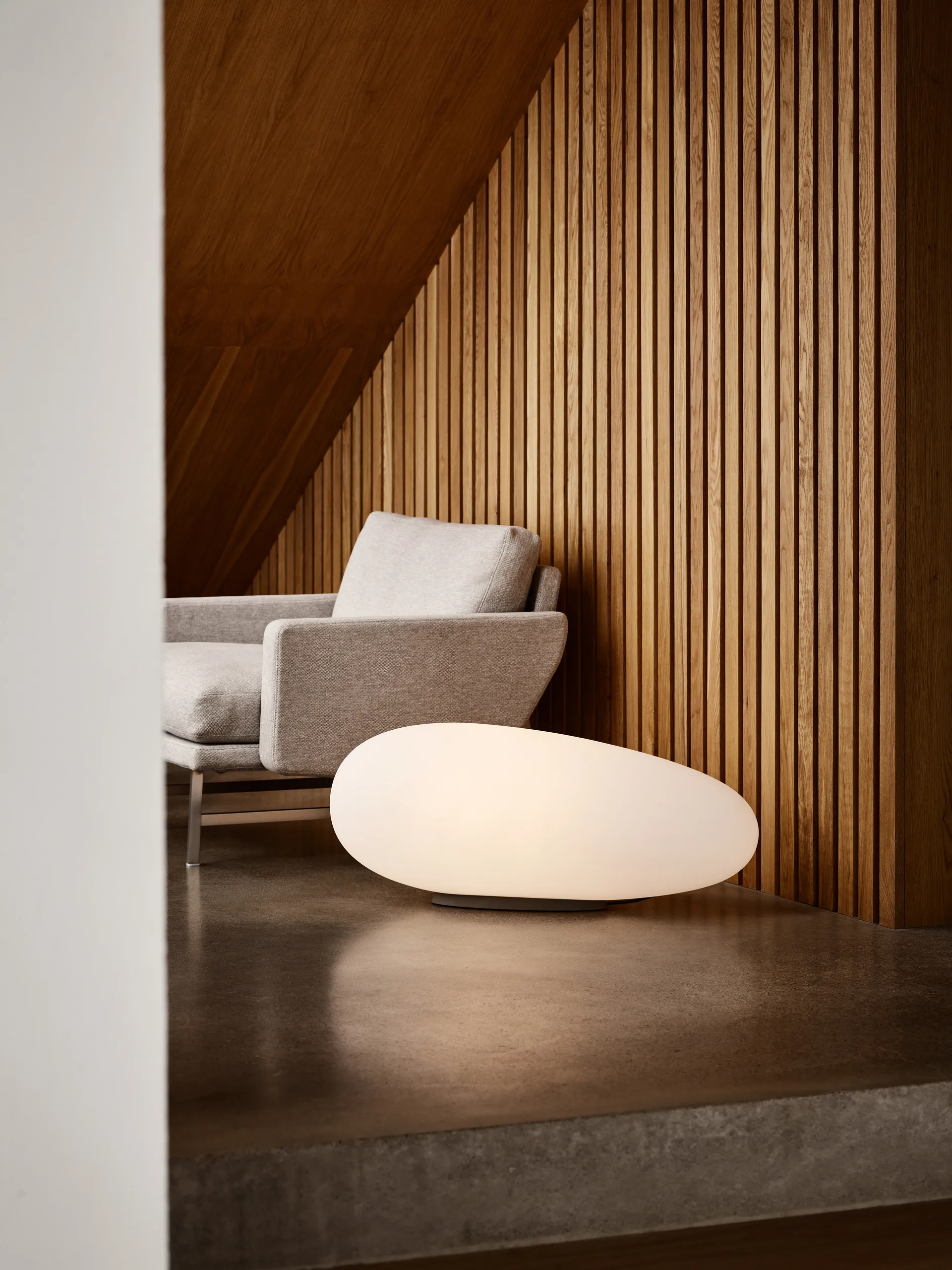 Avion gulvlampe, Hvit opal Fritz Hansen