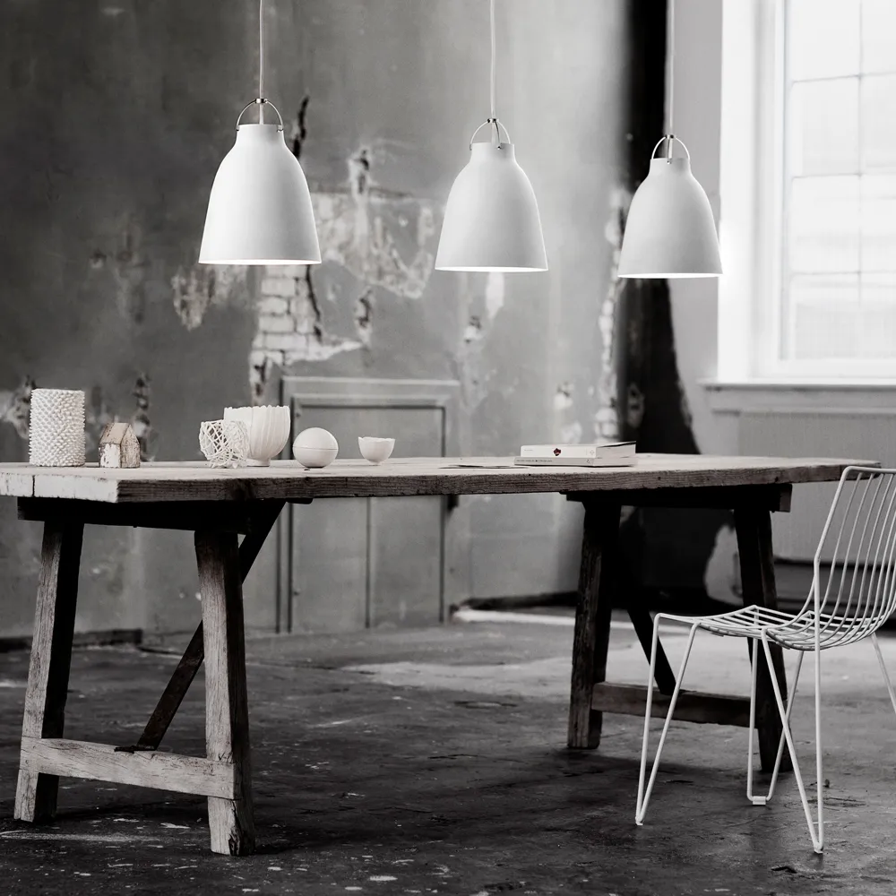 Caravaggio 2 pendel, Sort blank-rød tekstilledning Fritz Hansen