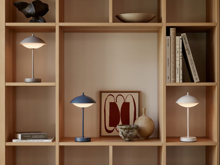 Clam bærbar bordlampe 31 cm, White Fritz Hansen