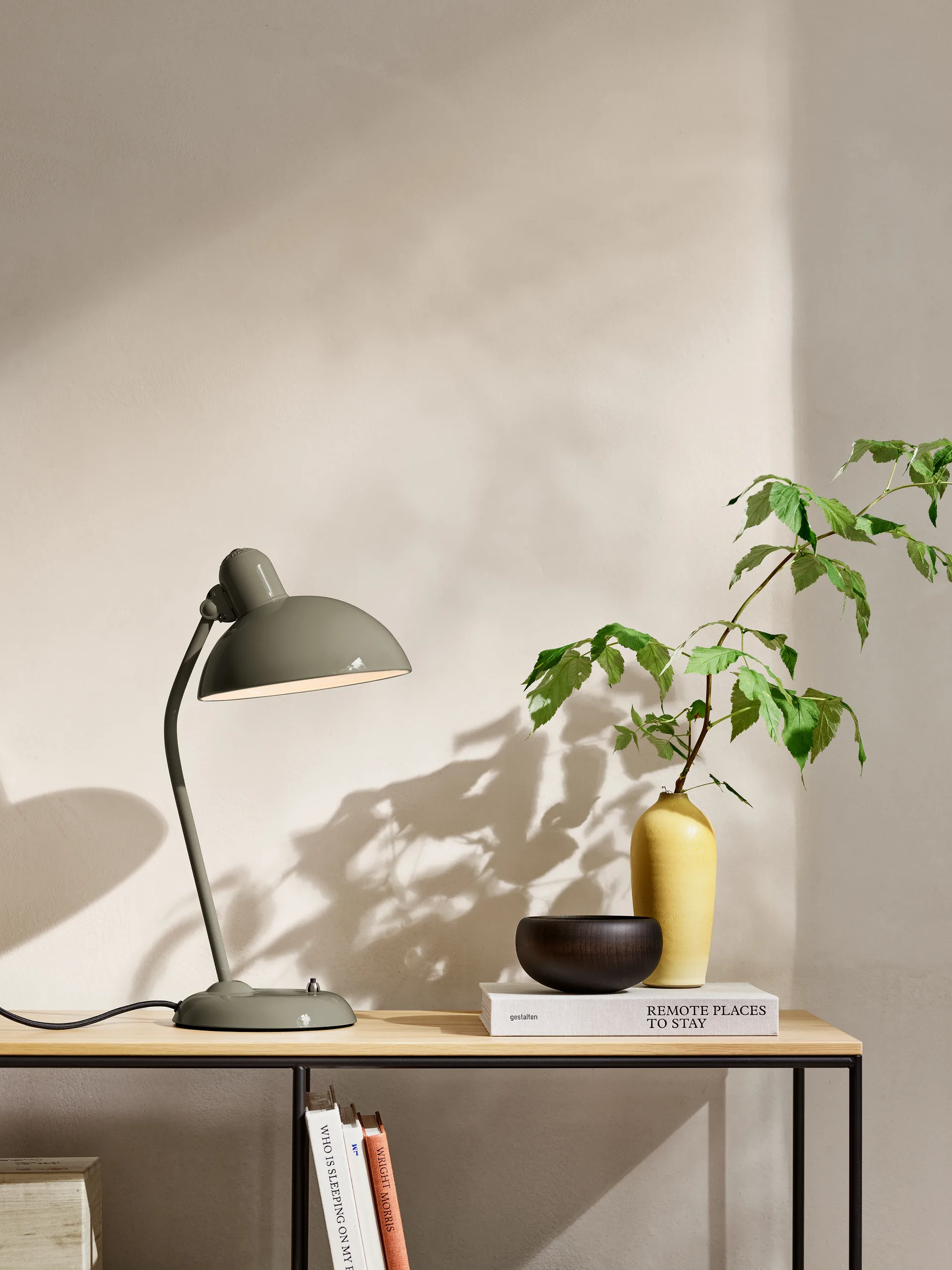 Kaiser Idell 6556-T bordlampe, Olive Green Fritz Hansen