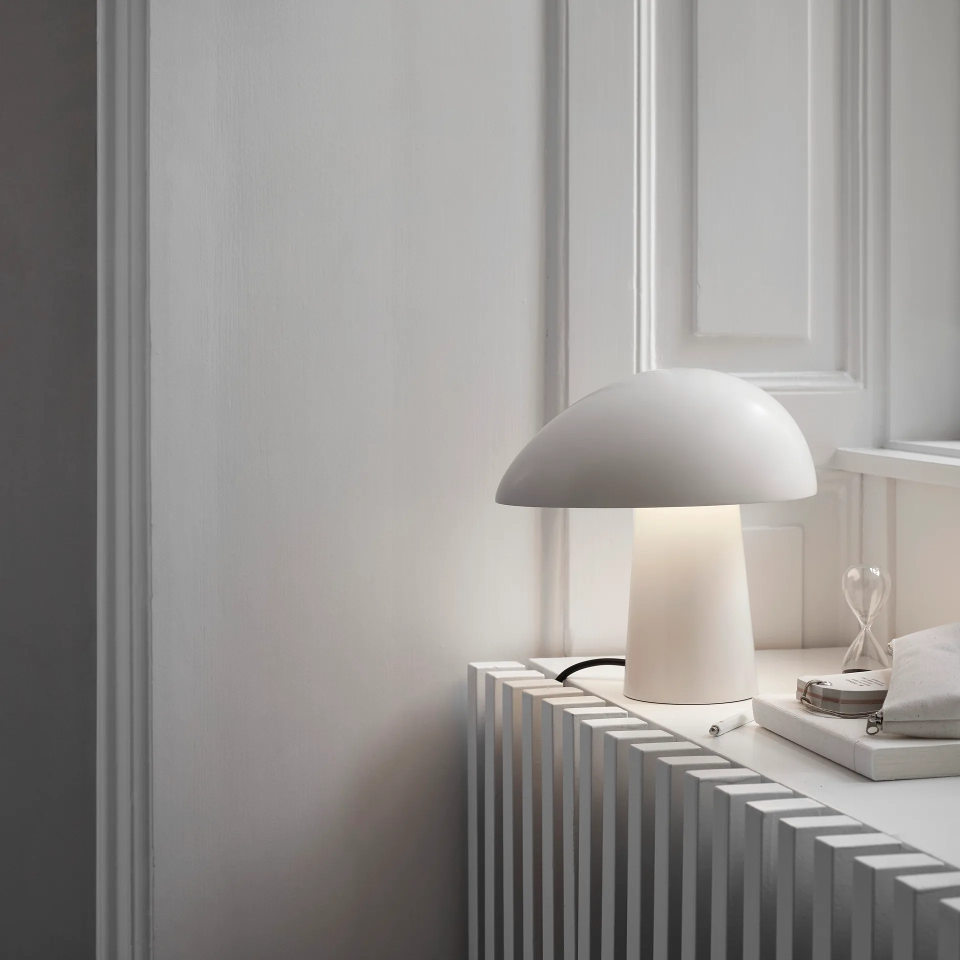 Night Owl bordlampe, Smokey white Fritz Hansen
