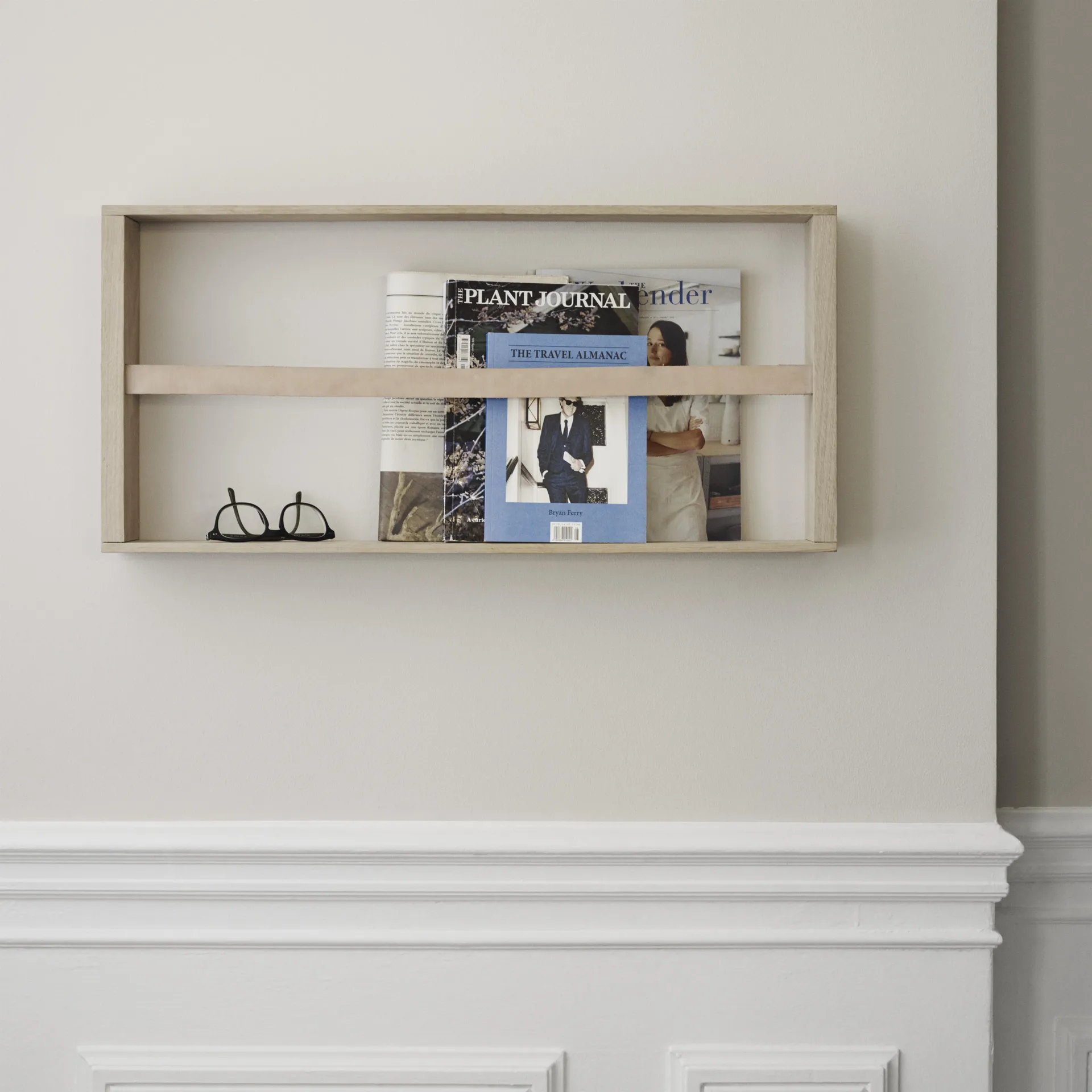 Norr magasinholder, eik Fritz Hansen