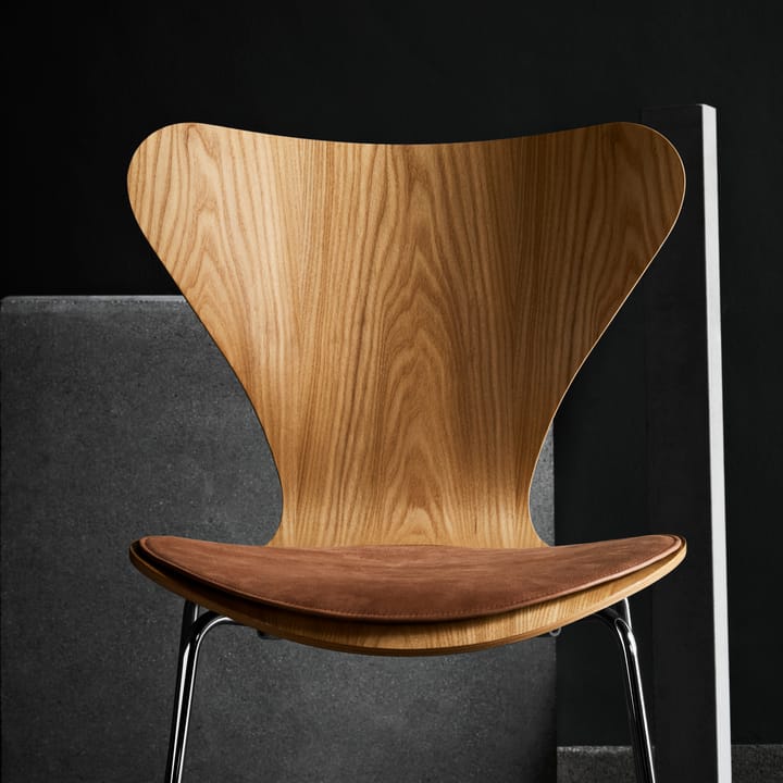 Series 7 stolpute lær - Brown - Fritz Hansen