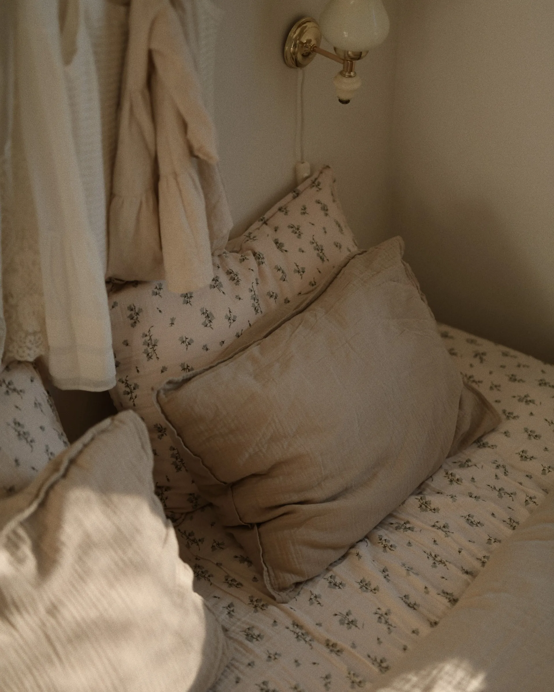 Bluebell Muslin dra-på-laken, 140x200x30 cm Garbo&Friends