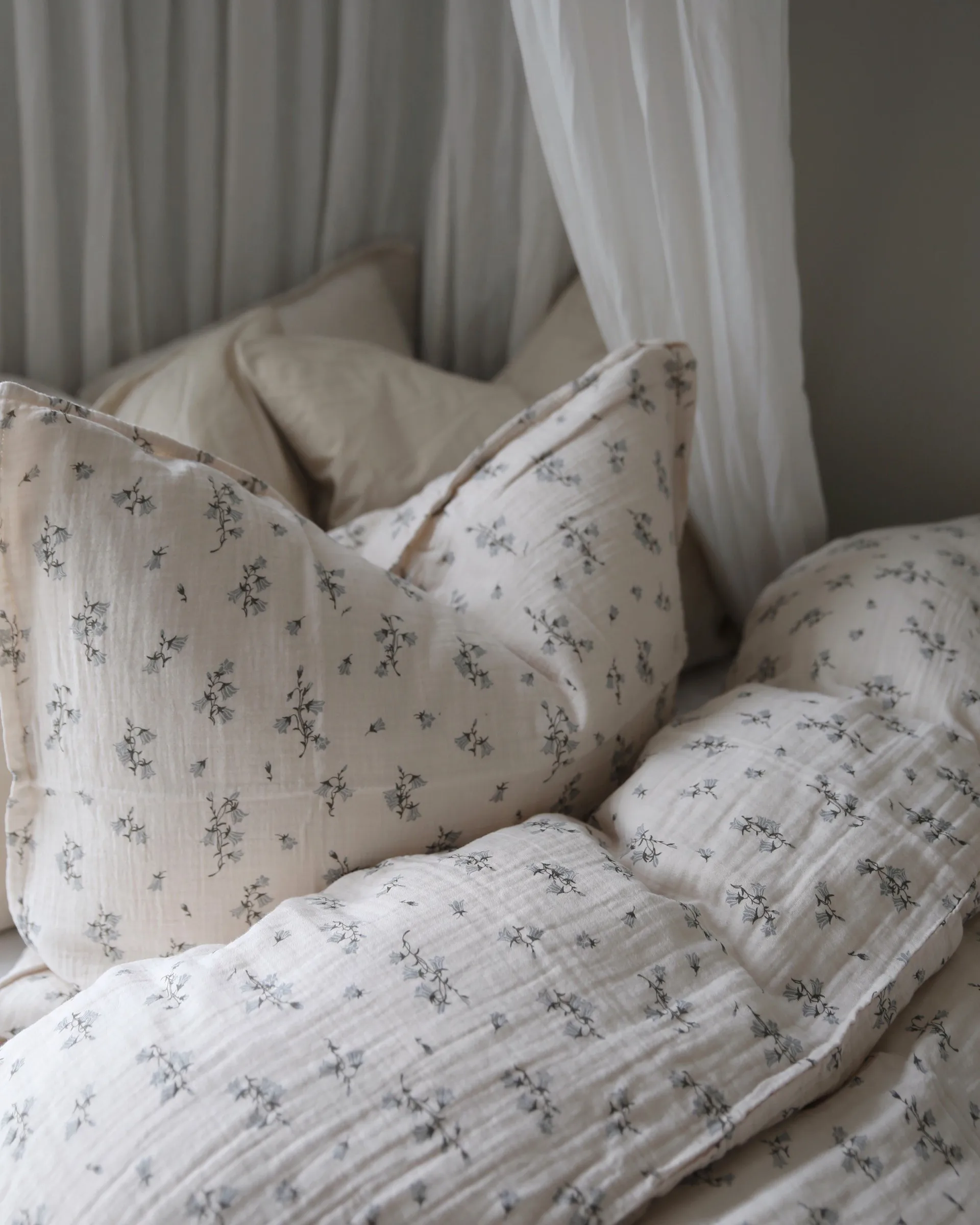 Bluebell Muslin sengesett, 140x200 cm/50x75 cm Garbo&Friends