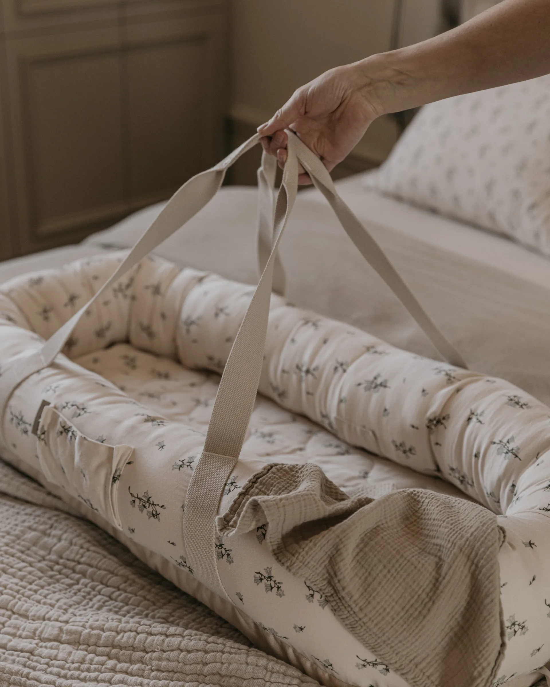 Bluebell Satin quiltet babynest, 43x87x16 cm Garbo&Friends